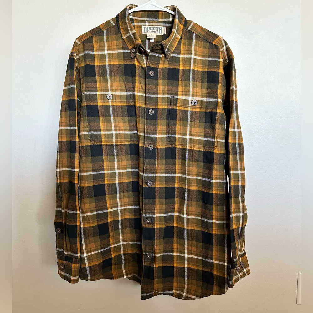 Duluth Men’s yellow Flannel Button Up long sleeve shirt size Medium